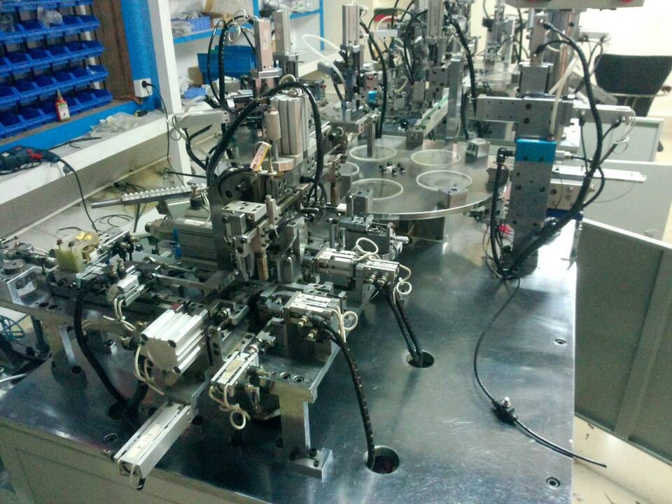 哪些资质是承德非标履带灭火机器人定制企业必备(图1)